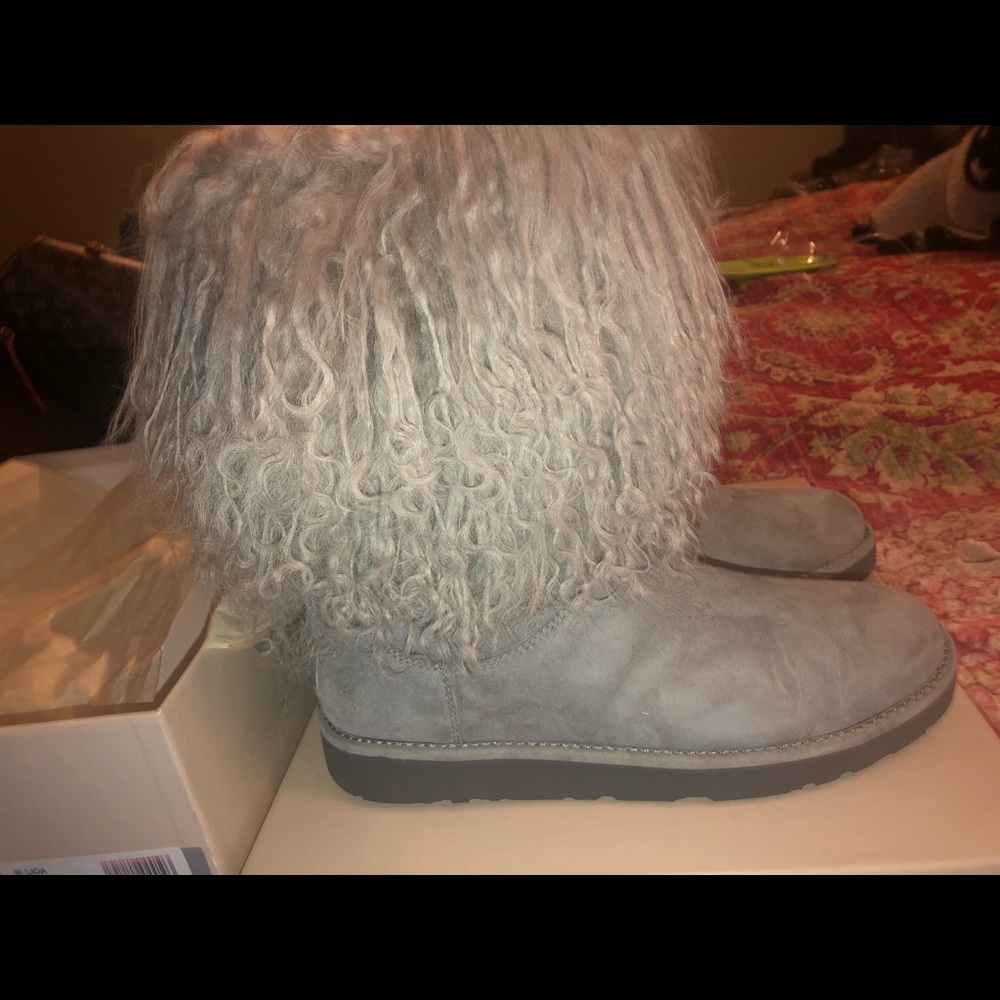 Uggs Lida size 9